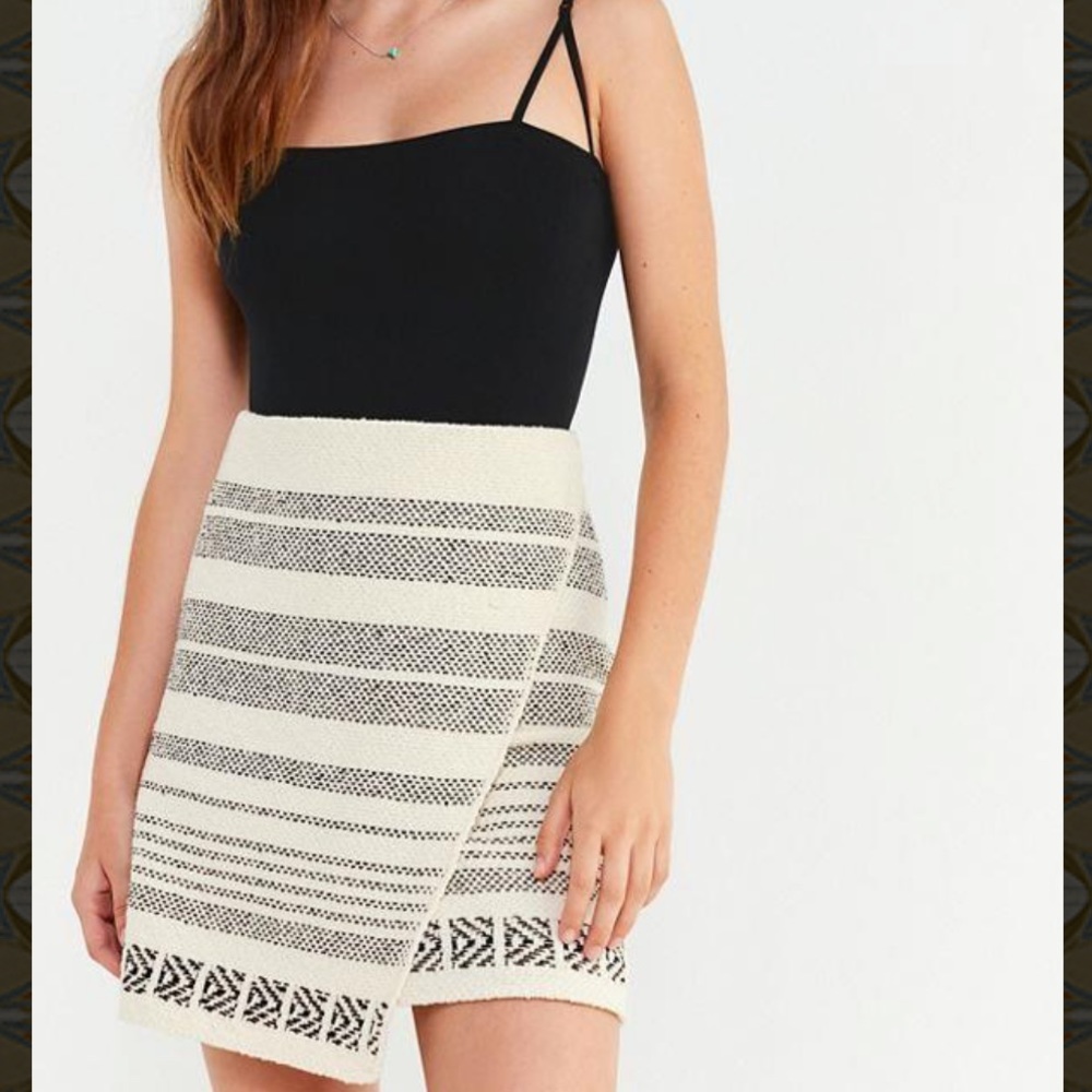 Zara Knit Printed Wrap Skirt. Size S. NWOT